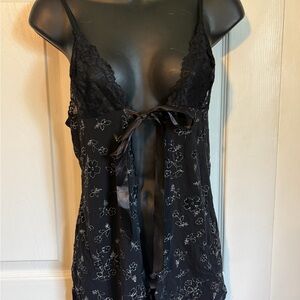 Lace-Trim Floral Satin Tie-Front Chemise - Black